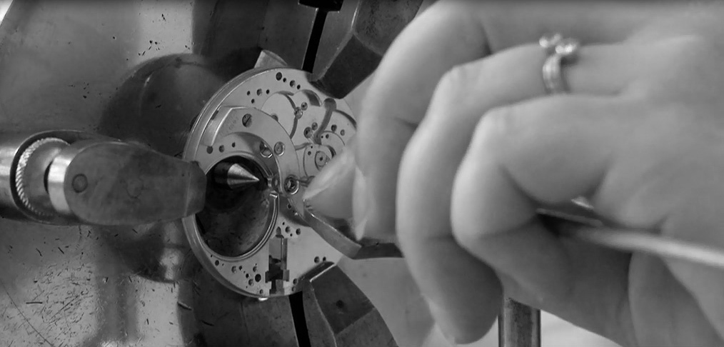 宇舶手表维修服务中心（宇舶手表的表带太紧如何调节）