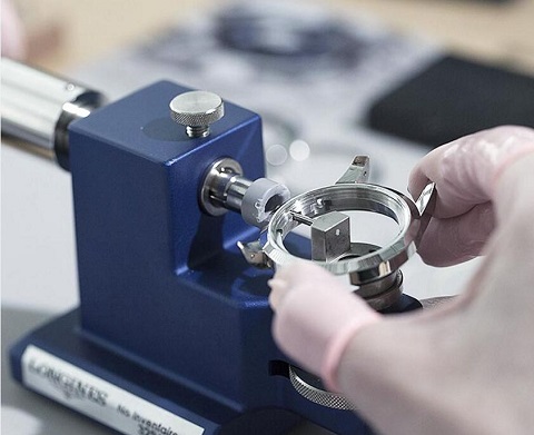 宇舶售后客服电话多少号（宇舶陀螺仪故障）