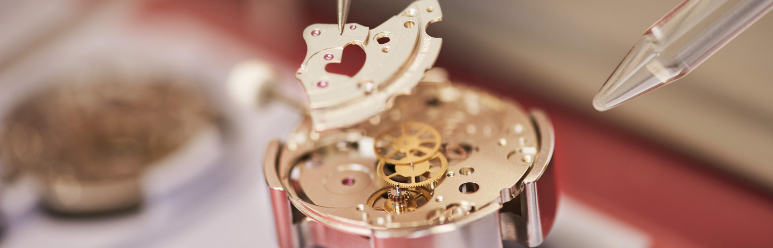 宇舶售后电话（宇舶手表螺丝松动）